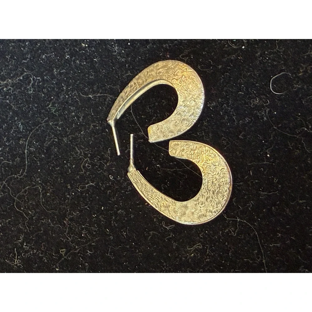 Textured Hoop Earrings Silver Swirl Pattern Crescent Horseshoe Cowgirl Rodeo‎